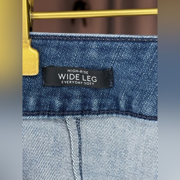 WHBM “Mariner” Wide Leg Jeans – Size 8 | Nautical Chic | Tummy Control Power - Picture 12 of 16